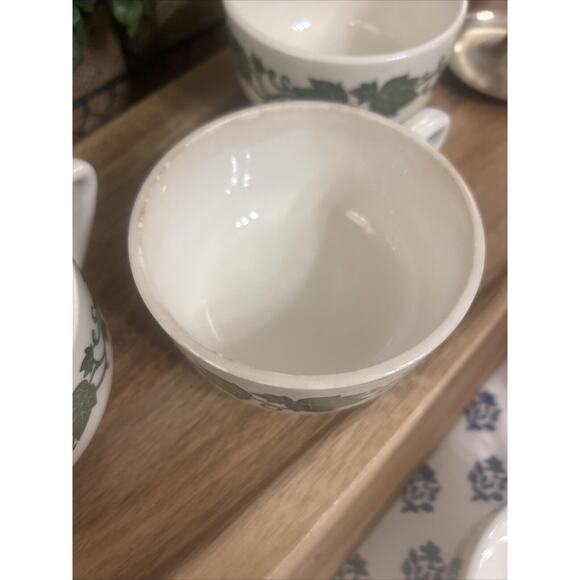 Royal China (USA) "English Ivy" Set Of 7 Tea Cups Leaf & Vine Design - Green - Picture 6 of 8